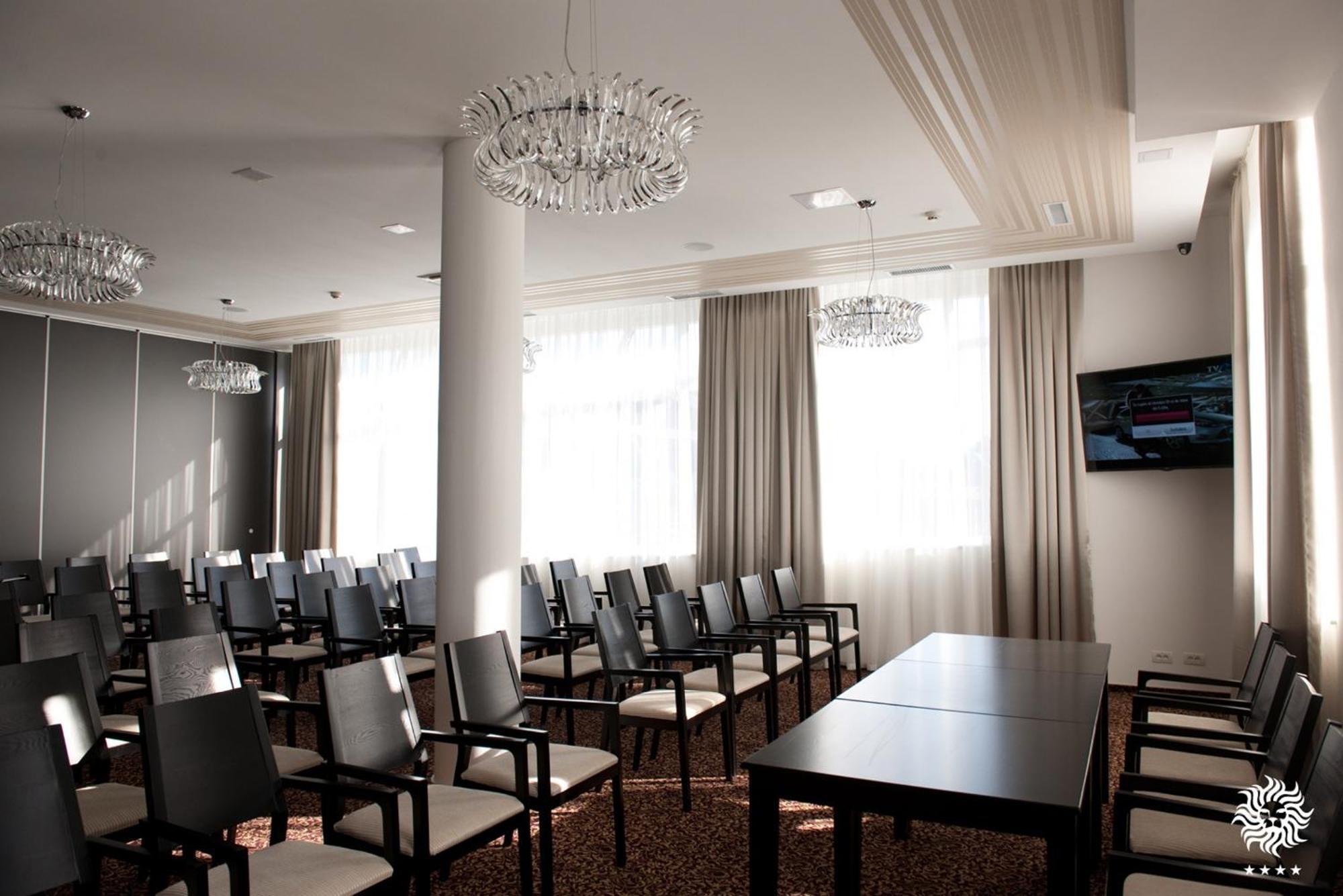 Hotel Leon & Spa Arad Eksteriør bilde