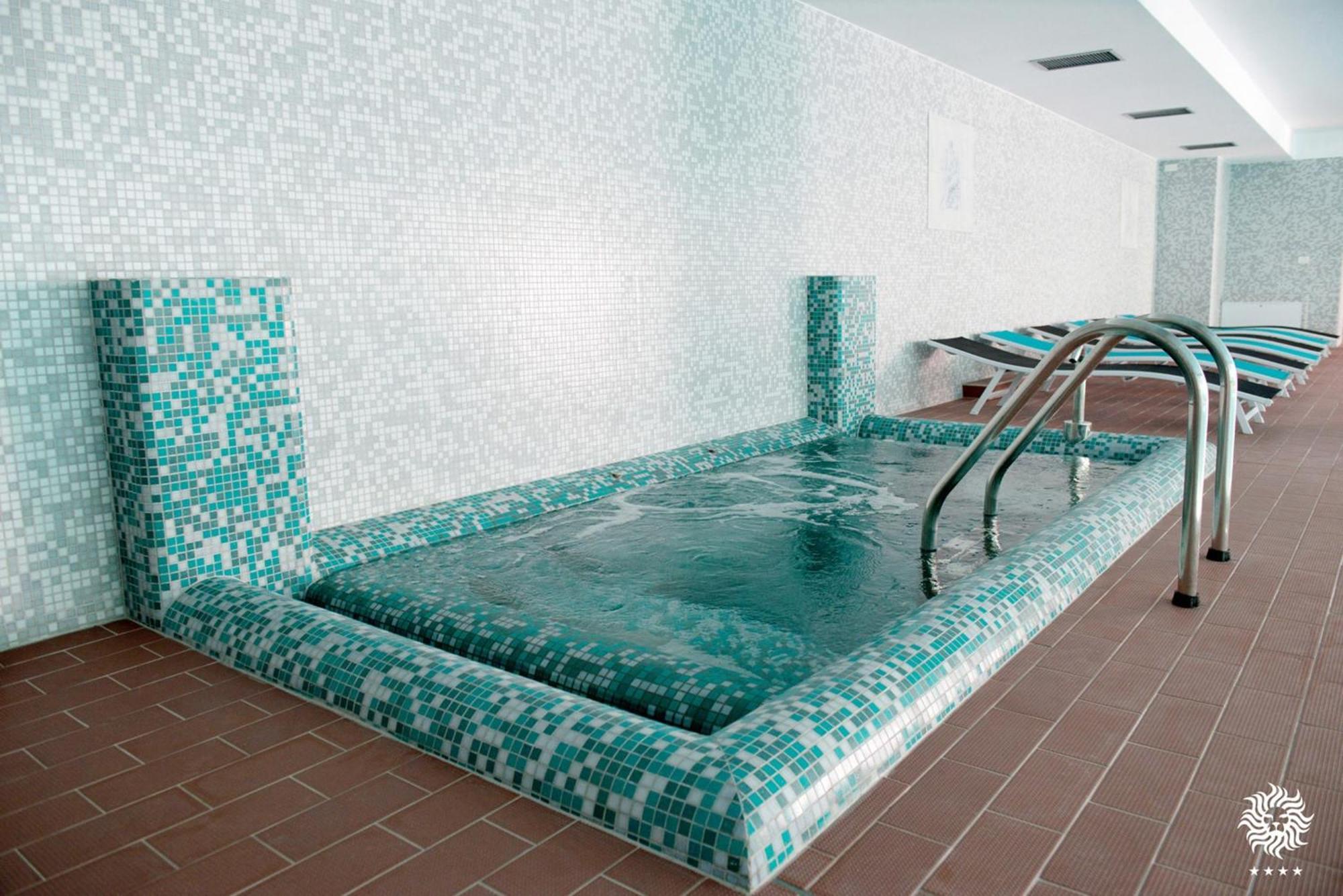 Hotel Leon & Spa Arad Eksteriør bilde