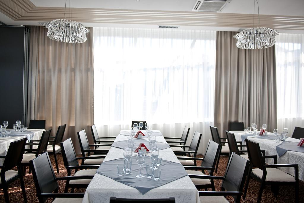 Hotel Leon & Spa Arad Eksteriør bilde