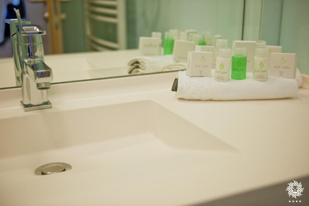 Hotel Leon & Spa Arad Rom bilde